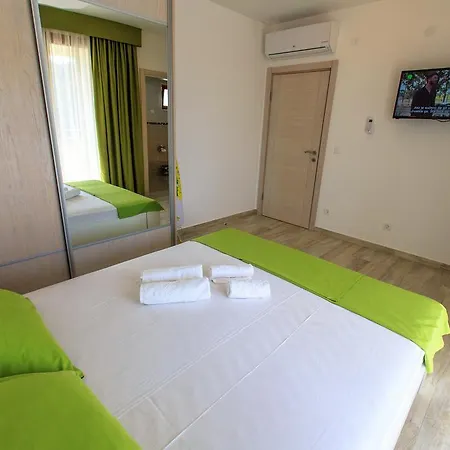 Apartments Matkovic Lux Сутоморе Экстерьер фото
